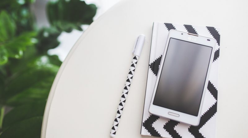 WAYS TO KEEP YOUR SMARTPHONE CLEAN